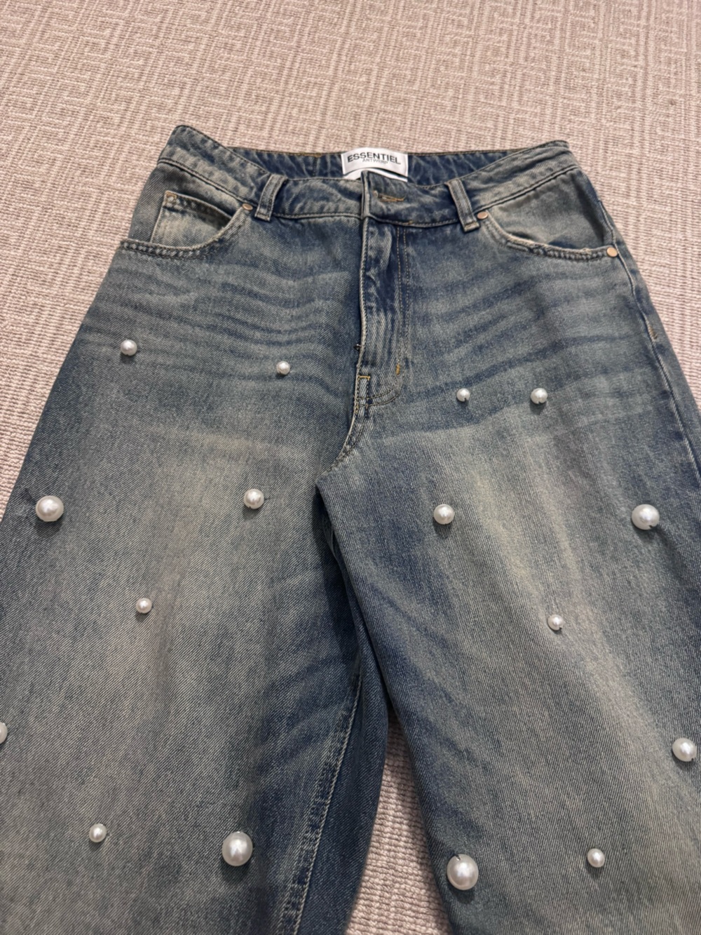 Women’s Pearl-Embellished Blue Jeans